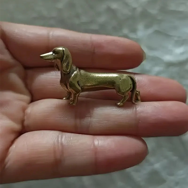 Adornos de estatuas, 1 unidad de adornos de latón de perro salchicha para estudio en casa.