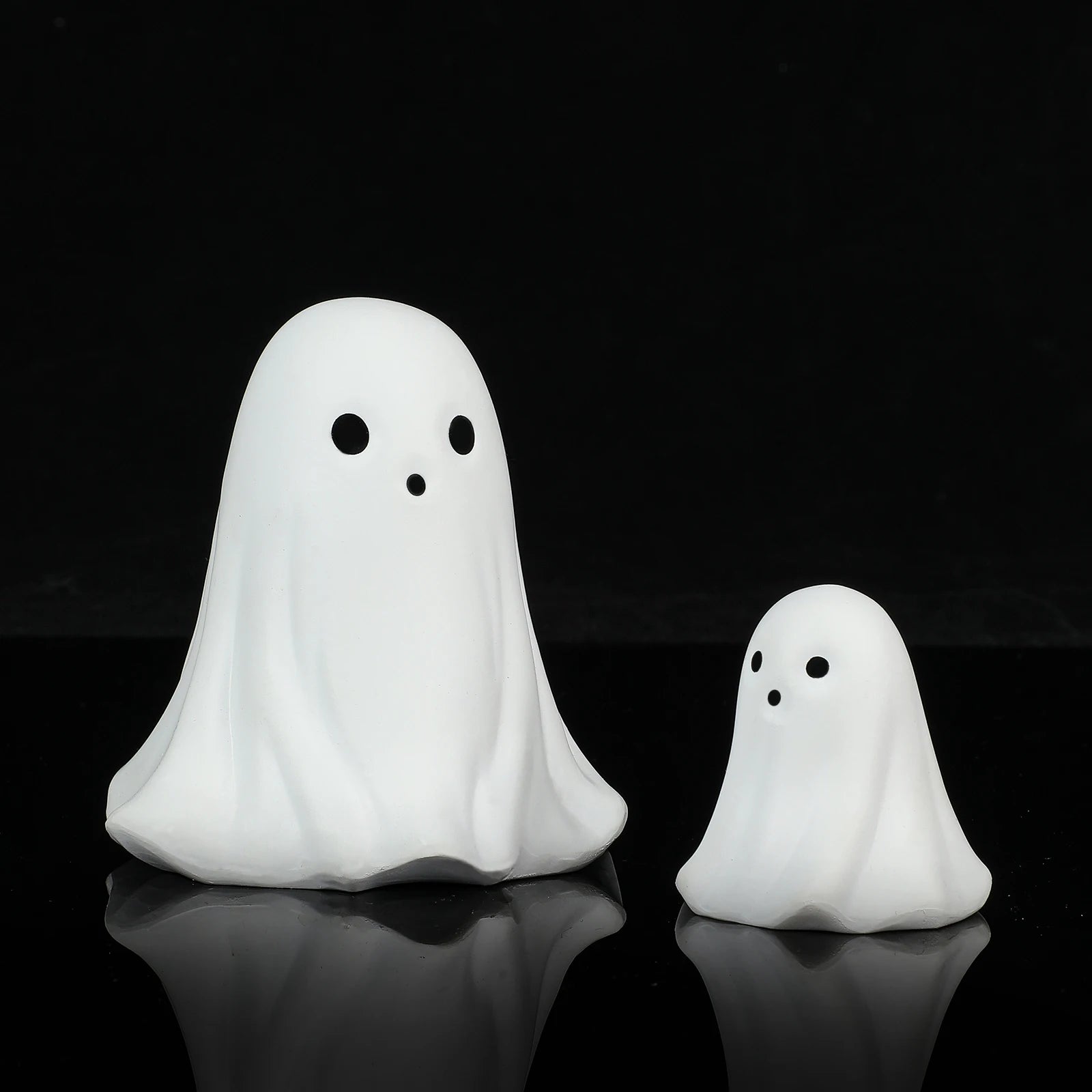 2 Pcs Halloween Decor Indoor-Ghost in Abs Resin Cloche-Cute Ghost for HomeTabletop Party Decor  Holiday Decorations outdoor
