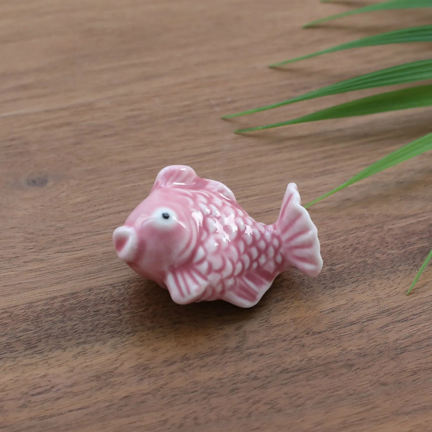 Restaurant Hotel Creative Cute Ceramic Fish Shaped Dinnerware Stand Chopsticks Holder Tableware Rack Chopstick Rest Decor Crafts