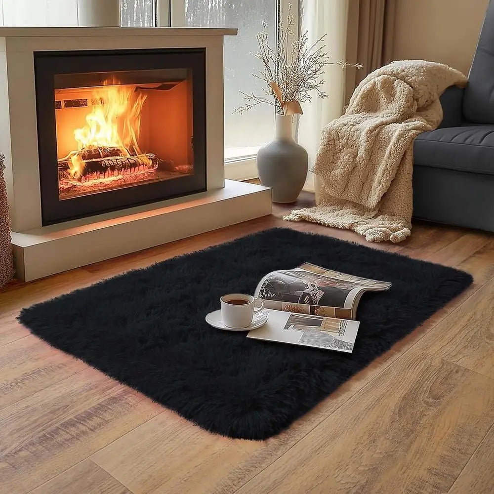 Alfombra Pequeña Negra VIKAMA - Alfombra Suave de Felpa para Dormitorio Infantil o Mesita de Noche, Alfombra de Bienvenida para Entrada Interior, Accesorio de Decoración del Hogar