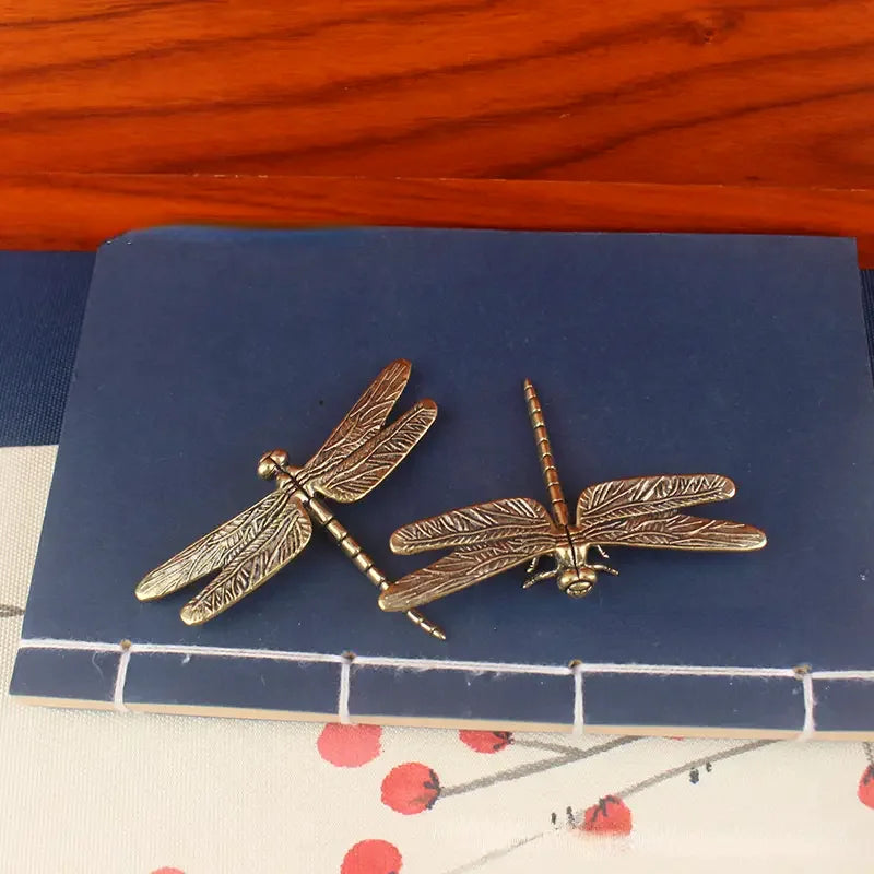 Elegant Vintage Brass Dragonfly Figurine - Antique-Style Copper Art Decor for Living Room, TV Stand & Porch Accent