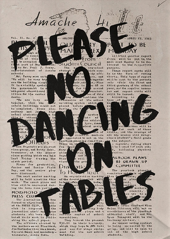 Cartel artístico tipográfico POR FAVOR NO BAILAR SOBRE LA MESA Impresión de pared de los 70 Impresiones de citas de moda Póster de lienzo artístico retro psicodélico