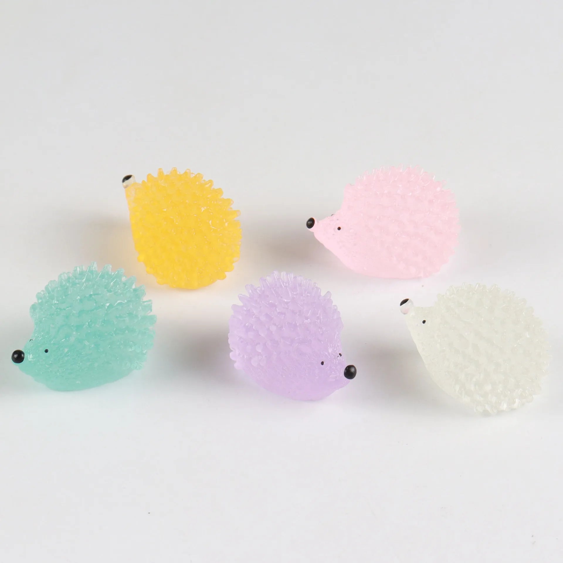 10/100PC Mini Figuras Luminosas de Resina de Erizos Que Brillan en la Oscuridad Pequeños Erizos de Resina para Casa de Muñecas, Micro Paisaje, Decoración del Hogar DIY