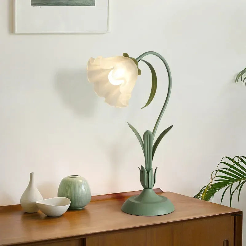 Lámpara de escritorio de flores románticas francesas, luz de mesa de noche con ambiente retro, estilo campestre pastoral crema para dormitorio