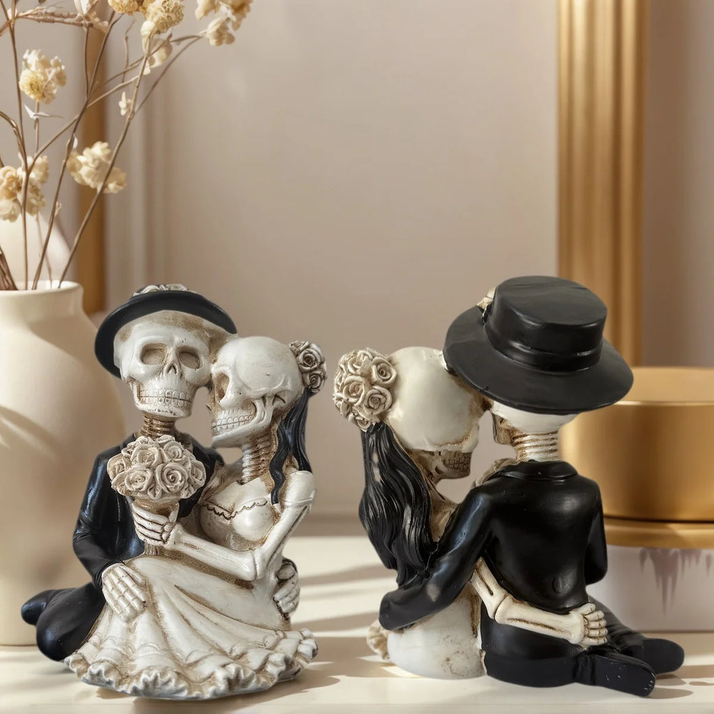 1 Piece Skull Couple Decoration - Gothic Romantic Resin Art Decoration, Halloween Decoration, Unique Home and Escape Room Display Decoration.