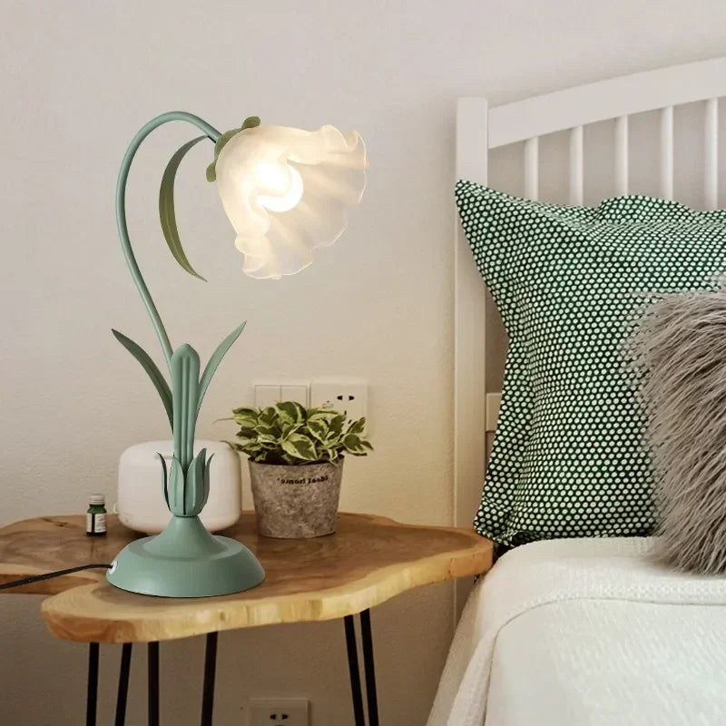 Lámpara de escritorio de flores románticas francesas, luz de mesa de noche con ambiente retro, estilo campestre pastoral crema para dormitorio