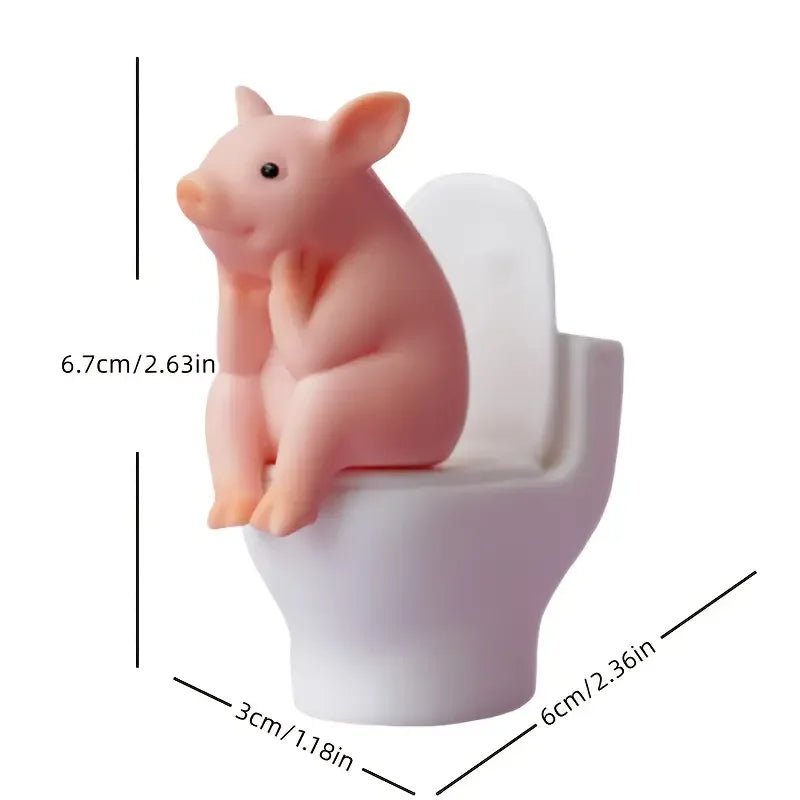 Adorable figura de cerdito rosa en el inodoro - Decoración de PVC caprichosa para el hogar, la oficina y el coche | Regalo ideal para amigos | Versátil para interiores