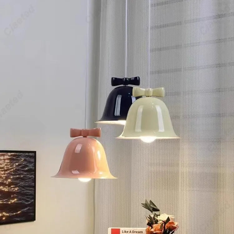 Lustre européen moderne simple LED en forme de cloche pour salon, salle à manger, bar, chambre à coucher, chevet, éclairage décoratif