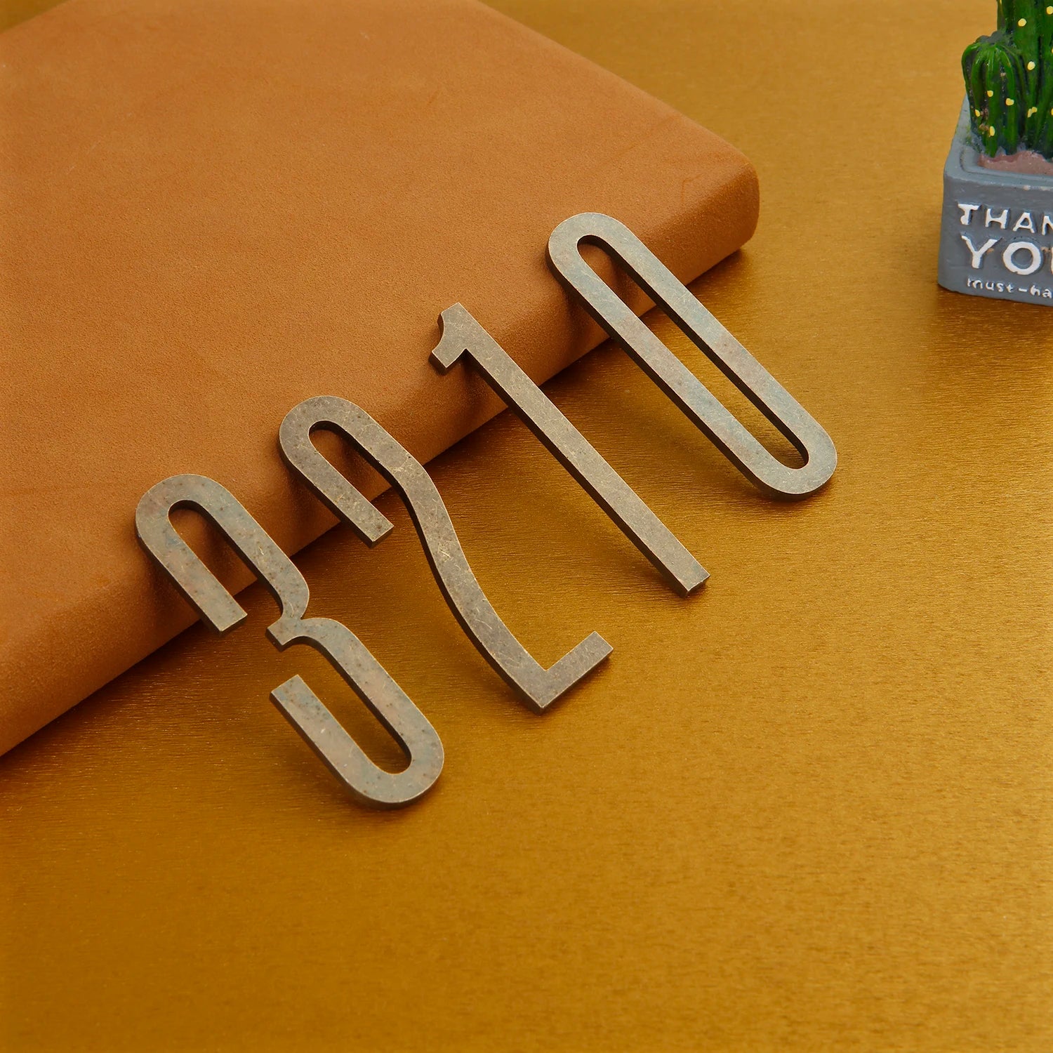 Número de puerta de bronce con adhesivo de respaldo de 7 cm, número de casa de metal, número de puerta de apartamento para hotel, hogar, buzón, etiqueta exterior