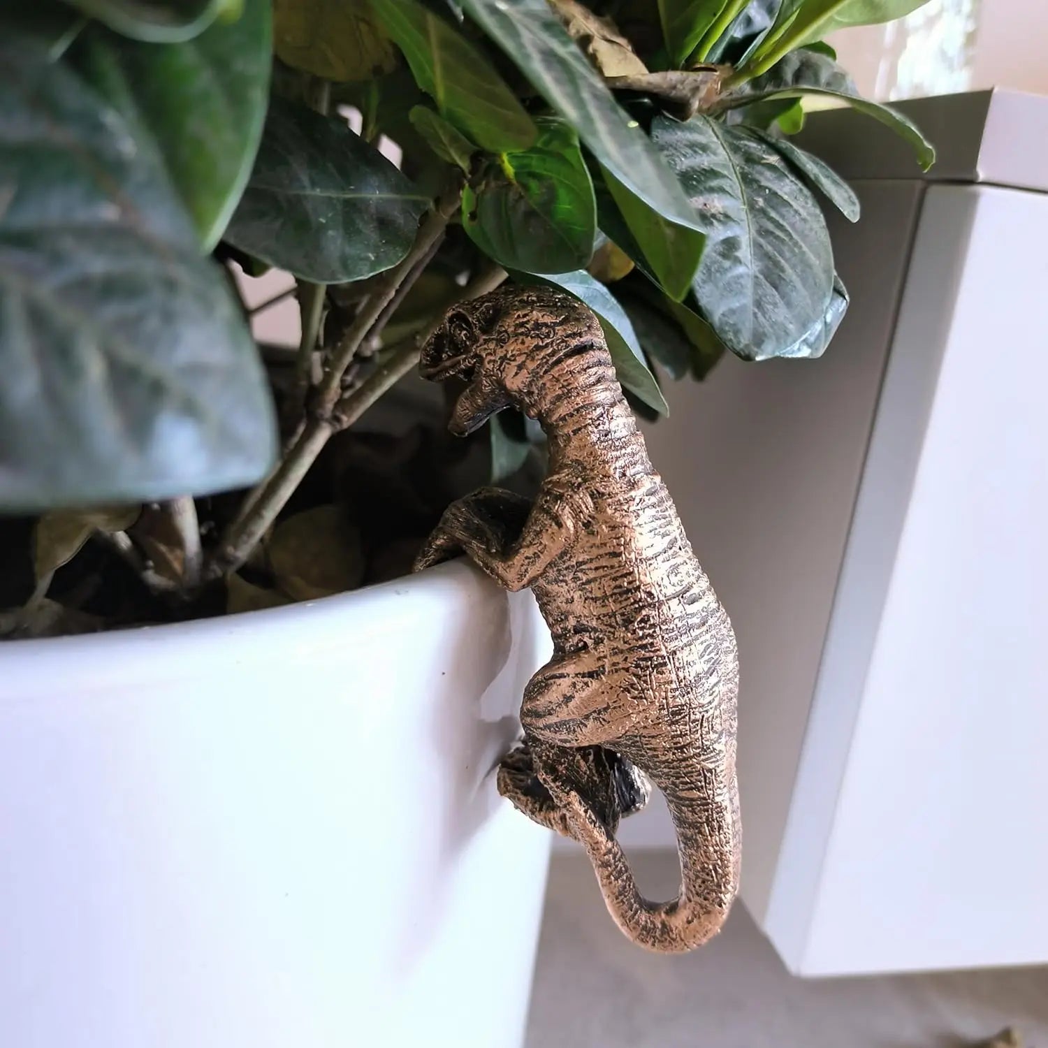 Estatuas de dinosaurios decoradas, maceteros colgantes decorados con dinosaurios, animales lindos, plantas en maceta, amigos, dinosaurios, colgantes decorativos