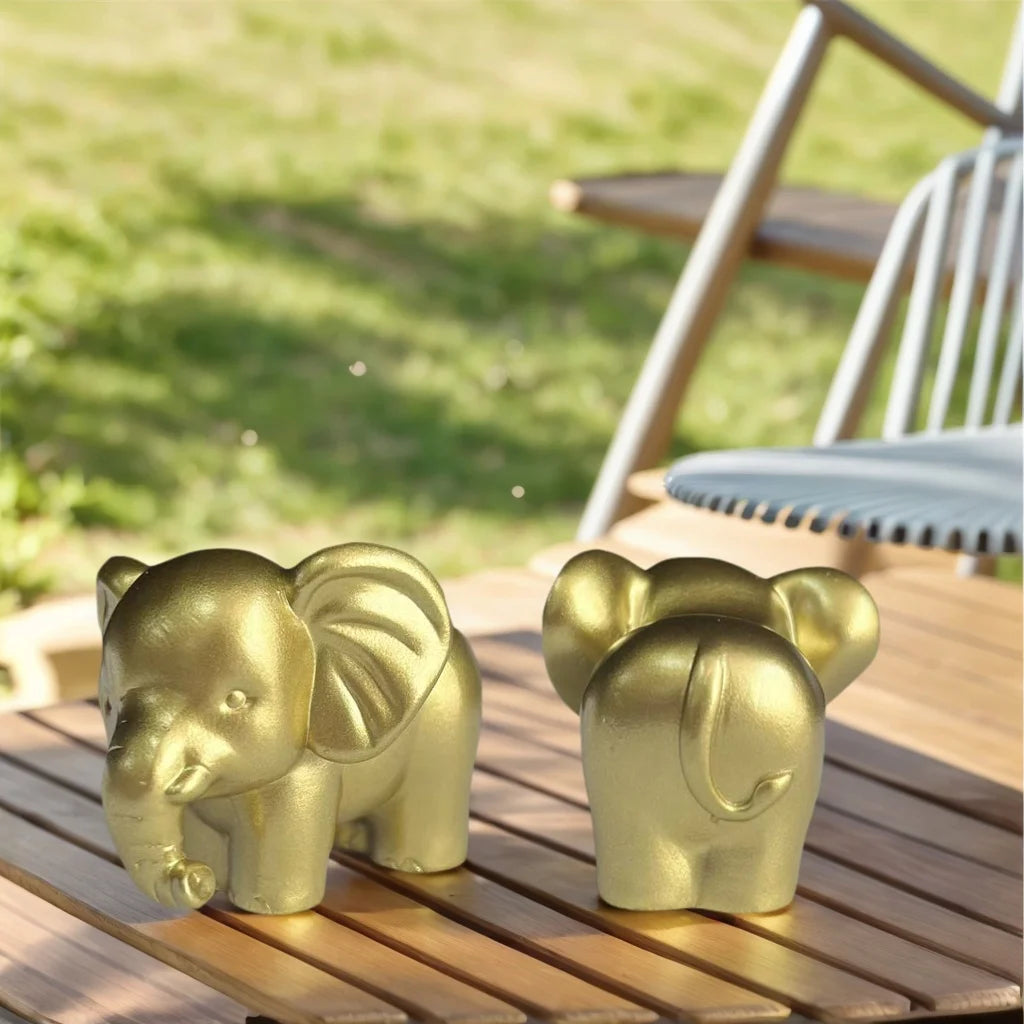 Figurine d'éléphant dorée noire et blanche de style nordique, article de décoration d'intérieur porte-bonheur, décoration élégante et exquise pour le salon et le bureau, transmettant une atmosphère chaleureuse