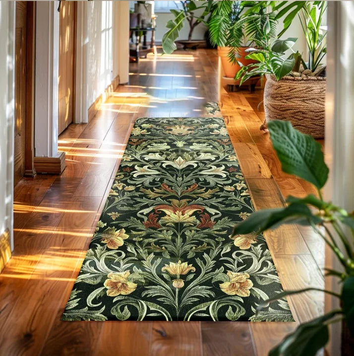 Tapis de couloir romantique de style campagnard français, effet brodé, vintage, cottagecore, fleuri rose et vert, décor shabby chic