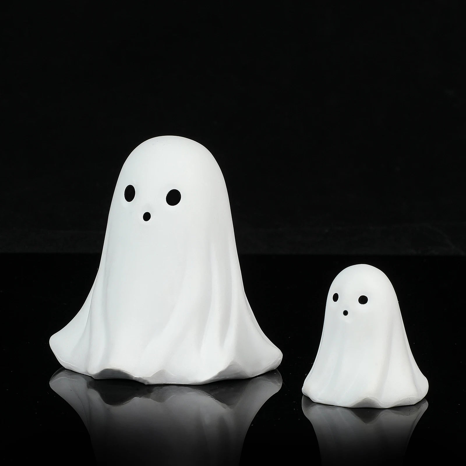 2 Pcs Halloween Decor Indoor-Ghost in Abs Resin Cloche-Cute Ghost for HomeTabletop Party Decor  Holiday Decorations outdoor