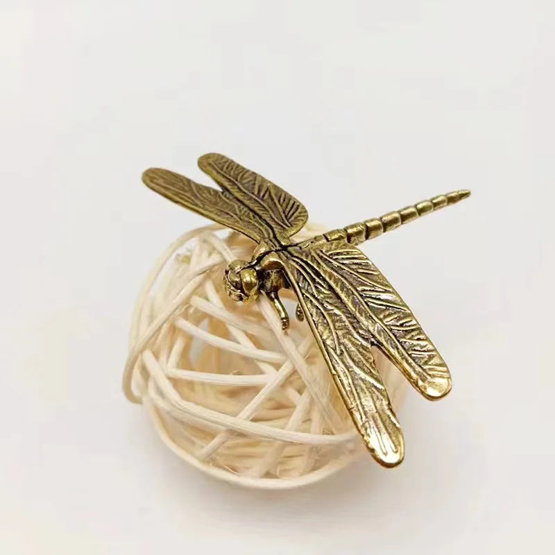 Elegant Vintage Brass Dragonfly Figurine - Antique-Style Copper Art Decor for Living Room, TV Stand & Porch Accent