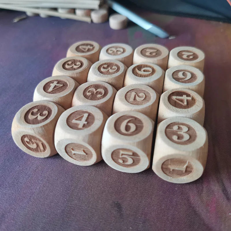 10 unids/set Dados de Madera de 6 Caras Grabado Láser Dados Digitales Accesorios de Juegos DIY 20mm
