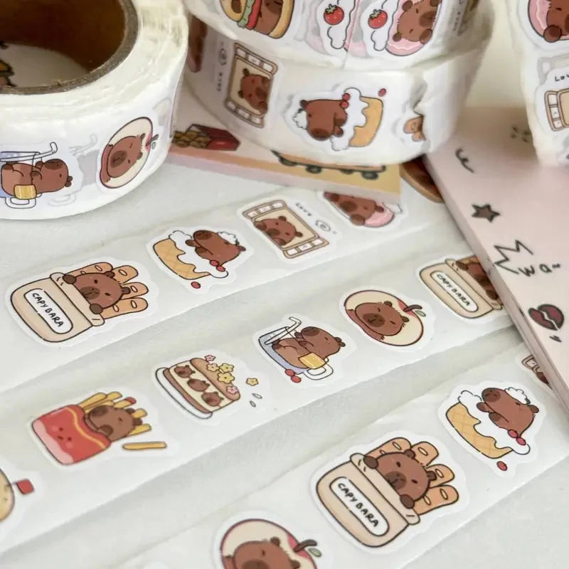 Rollo de 500 pegatinas de capibara de PVC impermeable, autoadhesivas, con diseño de animales y comida, perfectas para portátiles, álbumes de recortes y teléfonos.