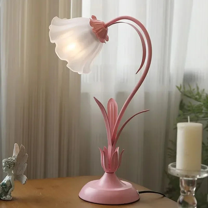 Lámpara de escritorio de flores románticas francesas, luz de mesa de noche con ambiente retro, estilo campestre pastoral crema para dormitorio