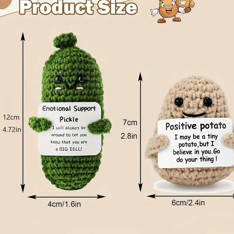 Figurines de crochet fantaisistes : Peluches Amigurumi uniques faites à la main avec Pomme de terre positive et Cornichon de soutien émotionnel, Cadeaux de décoration intérieure