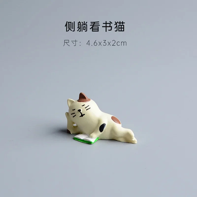 ZAKKA Miniaturas Estudio Estantería Decoración Hogar Lindo Gato de Dibujos Animados Retro Escritorio Gramófono Adorno Artesanía Accesorios Casa de Muñecas Juguete Regalo