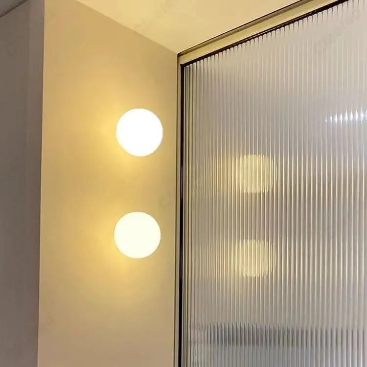 Lámpara de pared de cristal con bola LED, creativa y sencilla, para sala de estar, pasillo, baño, dormitorio, iluminación decorativa de cabecera