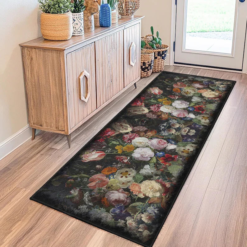 Tapis de couloir romantique de style campagnard français, effet brodé, vintage, cottagecore, fleuri rose et vert, décor shabby chic