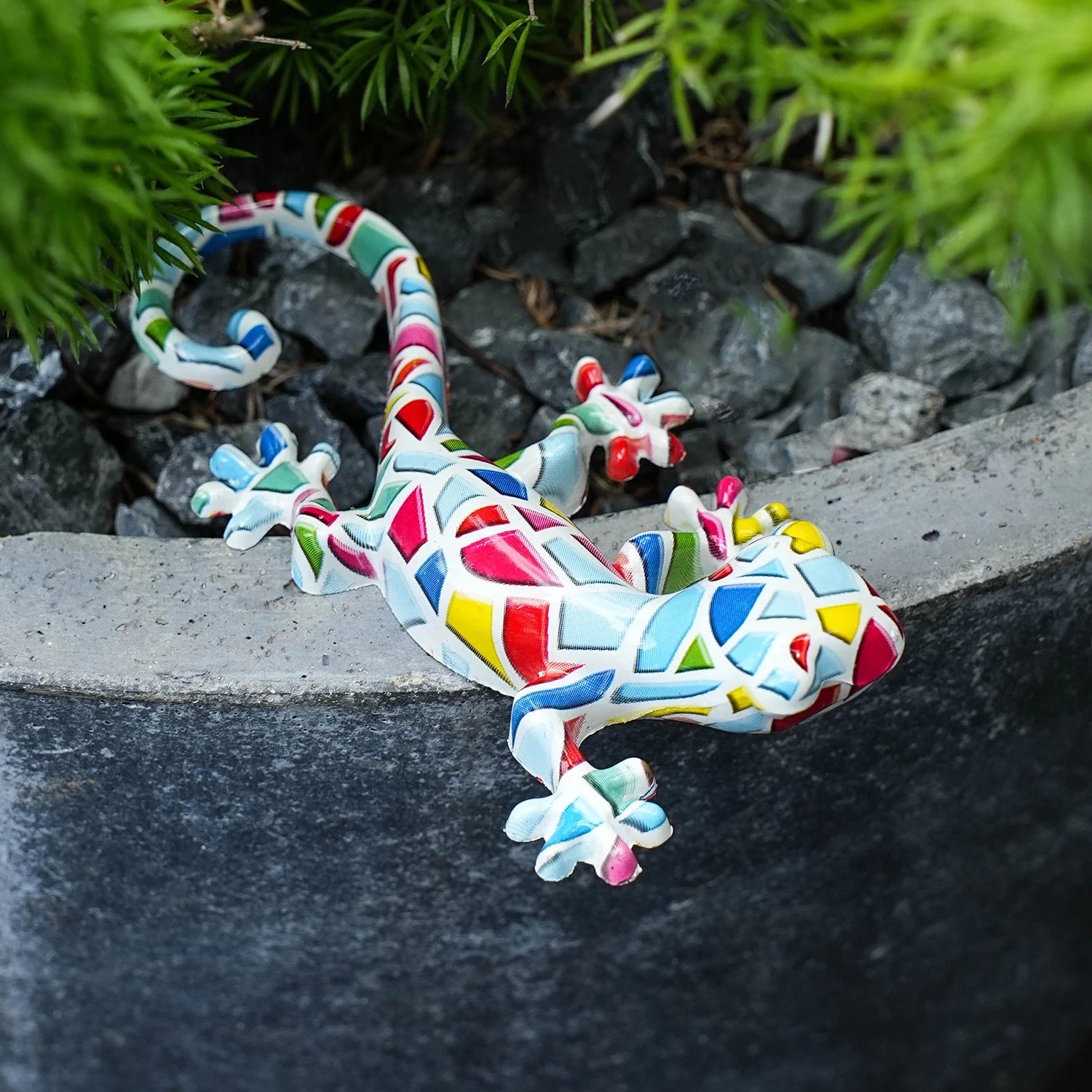 2 pcs Resin Gecko Wall Decor, Garden Yard Decoration,Water Transfer Colorful Lizard Garden Art For Outdoor And Indoor Decoration