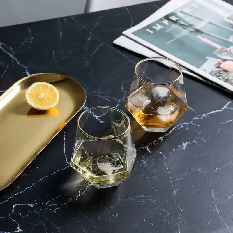 Vaso de whisky transparente hexagonal doméstico de cristal con borde dorado estilo europeo, vaso de vino extranjero hexagonal