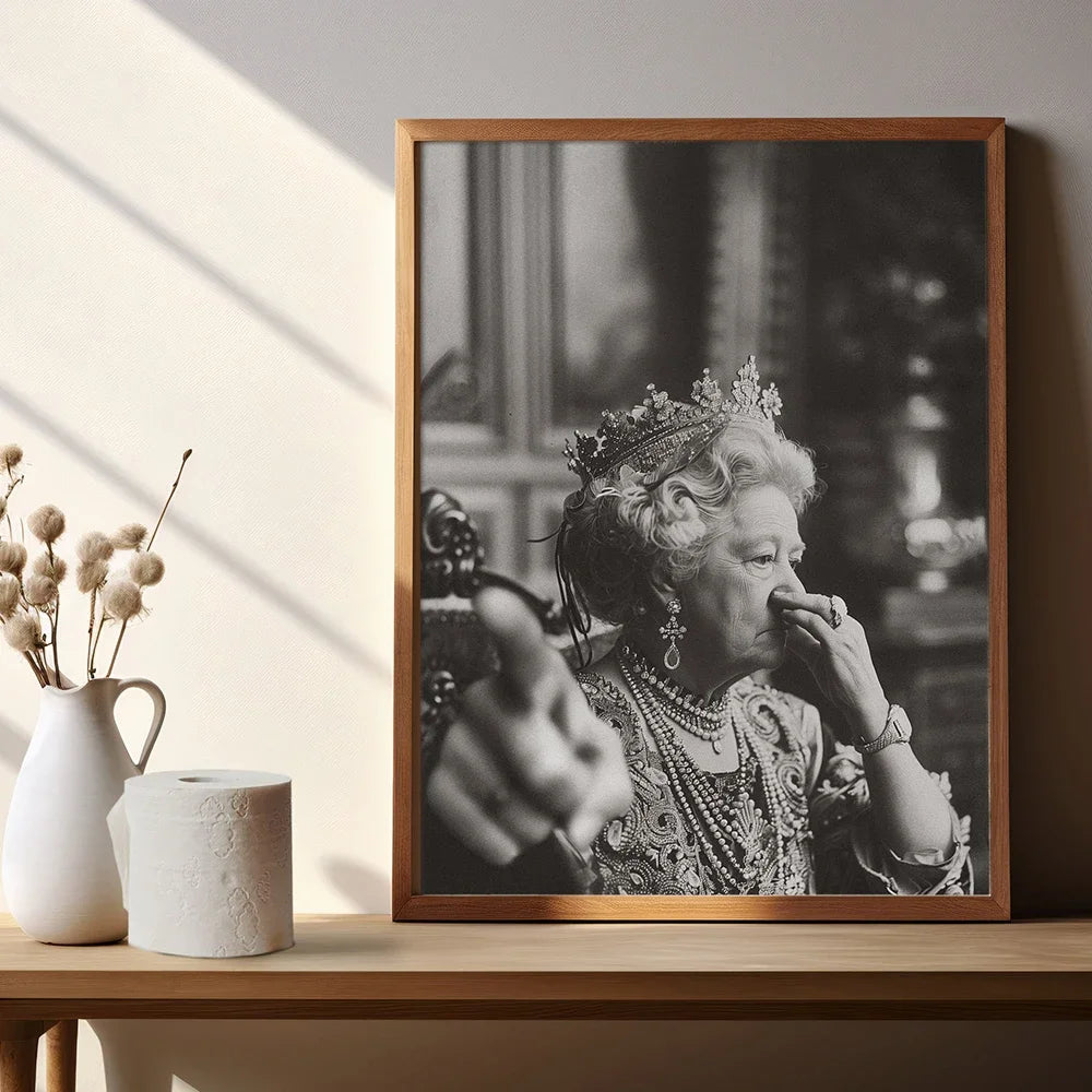 Modern Vintage Wall Art, Queen Portrait Humour Funny Wall Art, HD Canvas Printed Poster, Home Living Room Bedroom Decoration