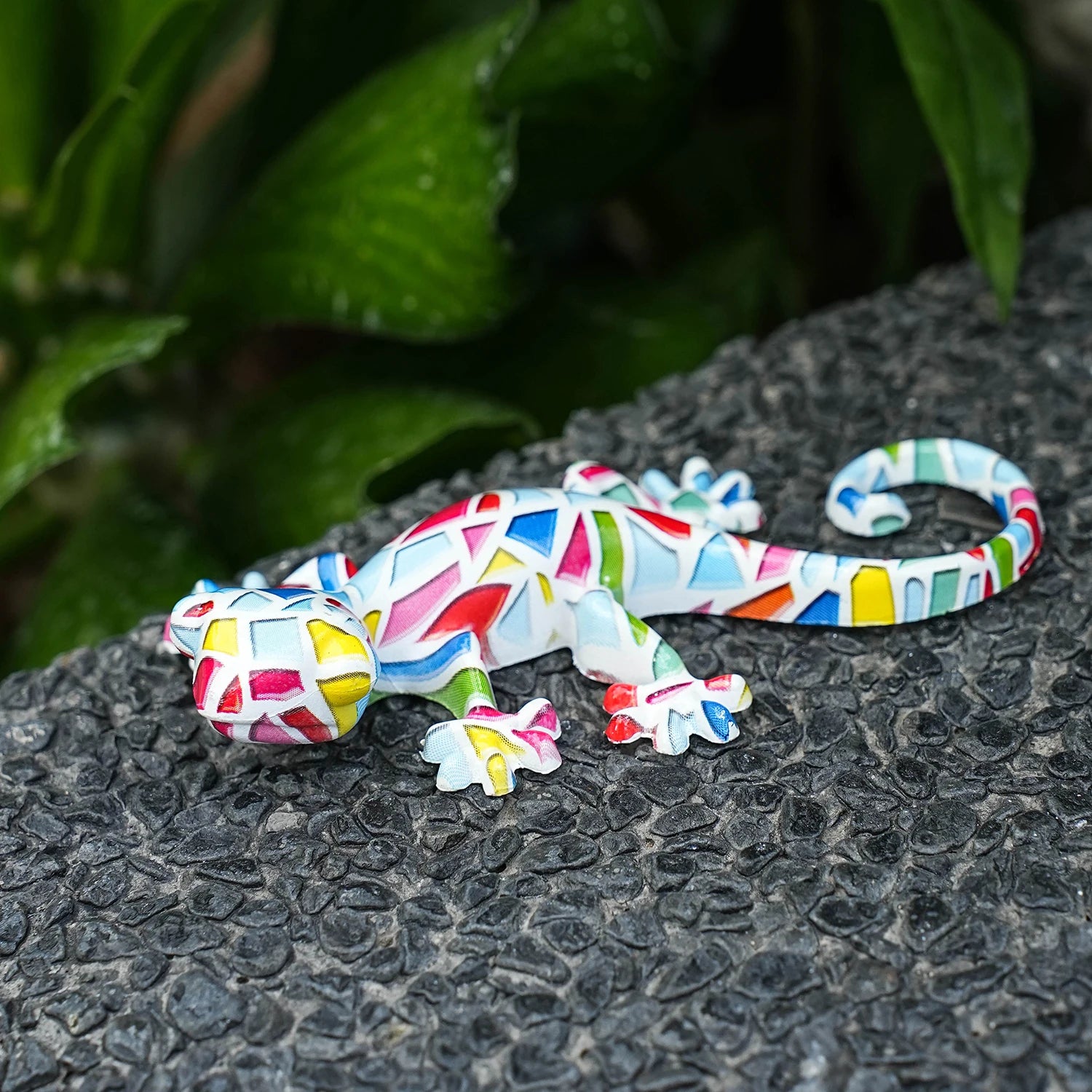 2 pcs Resin Gecko Wall Decor, Garden Yard Decoration,Water Transfer Colorful Lizard Garden Art For Outdoor And Indoor Decoration