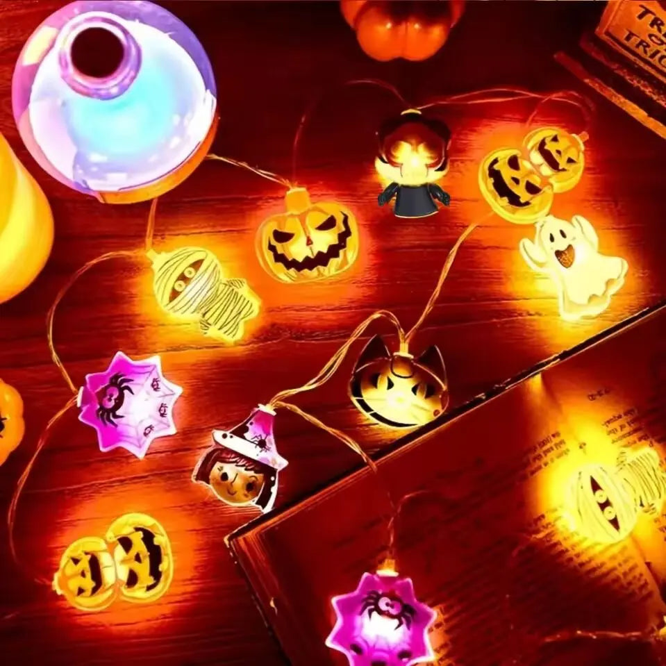 1 guirlande lumineuse d'Halloween 10/20 LED à piles en forme de fantôme, sorcière, chat, citrouille, toile d'araignée, squelette, momie, pirate pour l'intérieur