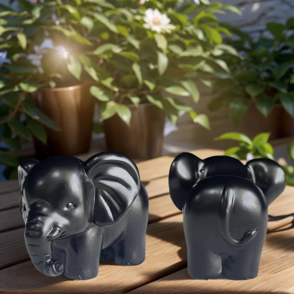 Figurine d'éléphant dorée noire et blanche de style nordique, article de décoration d'intérieur porte-bonheur, décoration élégante et exquise pour le salon et le bureau, transmettant une atmosphère chaleureuse