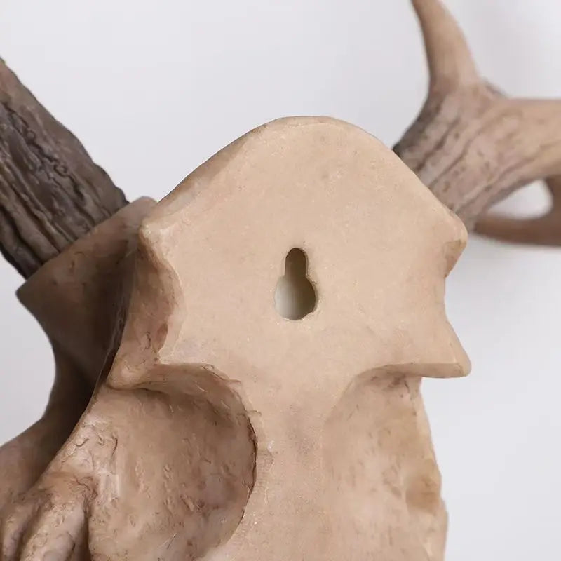 Cabeza de ciervo vintage para montar en la pared, cuernos de resina, placa, decoración rústica para casa de campo, cabaña, oficina en casa, repisa, arte, regalo único de Halloween