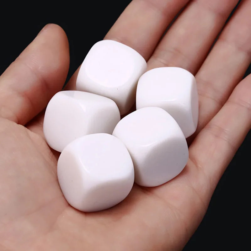 Lot de 10 dés blancs de 20 x 20 mm à 4 faces aux coins arrondis pour jeu de puzzle