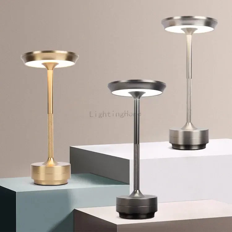Lampe de table tactile LED en métal Lampe de chevet portable sans fil Lampe LED nordique rechargeable Décoration de table basse