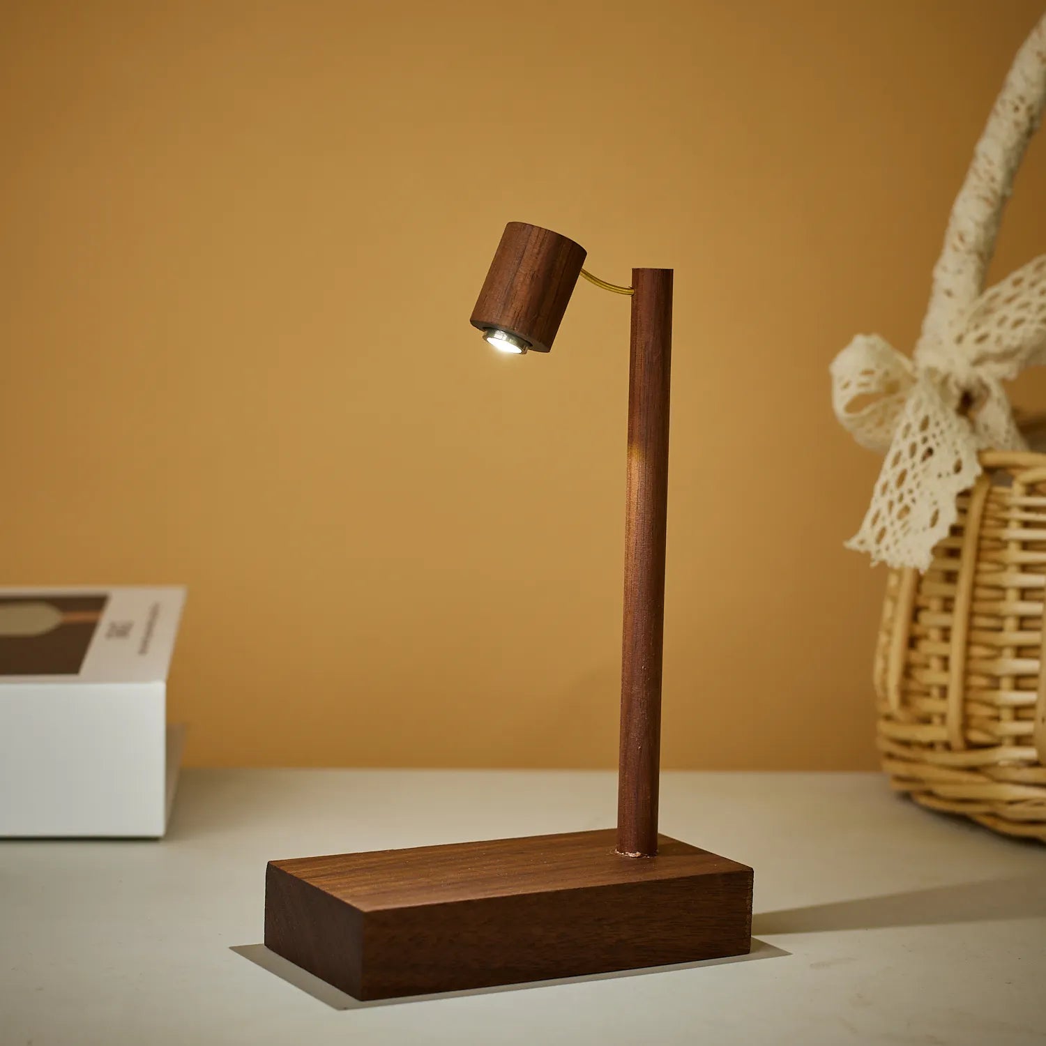 Lámpara de Mesa de Madera Retro Luz Nocturna con Interruptor Giratorio Lámpara de Noche LED de Protección Ocular Luces Decorativas de Escritorio