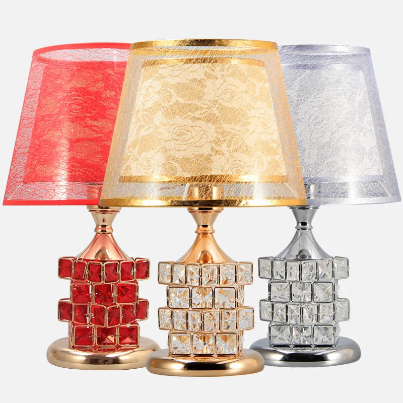 Lampe de table en cristal Lampe de table diamant Lampe de bureau de décoration Style européen Cube de Rubik Classique pour chambre à coucher, chevet, bar Luxe