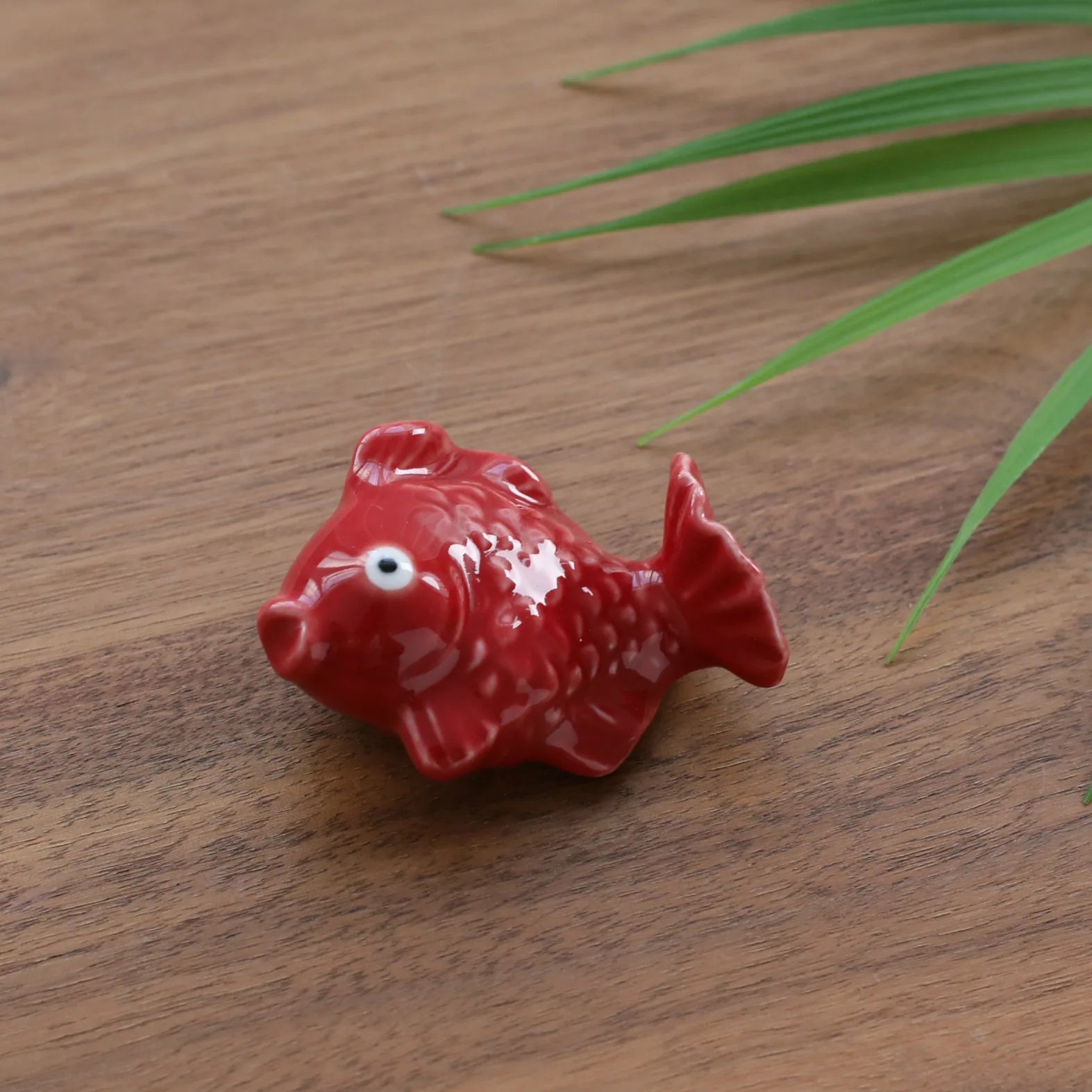 Restaurant Hotel Creative Cute Ceramic Fish Shaped Dinnerware Stand Chopsticks Holder Tableware Rack Chopstick Rest Decor Crafts