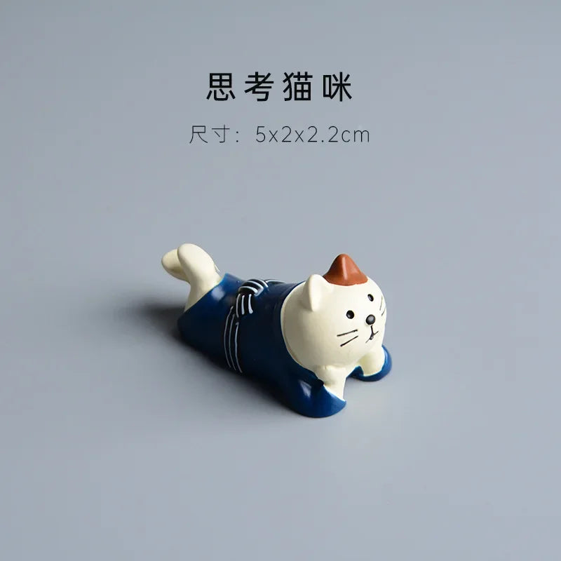 ZAKKA Miniaturas Estudio Estantería Decoración Hogar Lindo Gato de Dibujos Animados Retro Escritorio Gramófono Adorno Artesanía Accesorios Casa de Muñecas Juguete Regalo