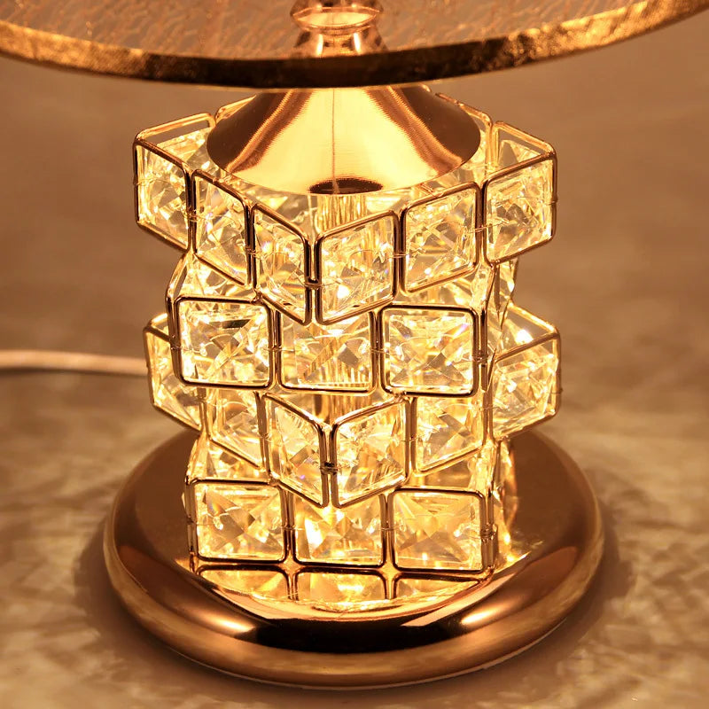 Lampe de table en cristal Lampe de table diamant Lampe de bureau de décoration Style européen Cube de Rubik Classique pour chambre à coucher, chevet, bar Luxe