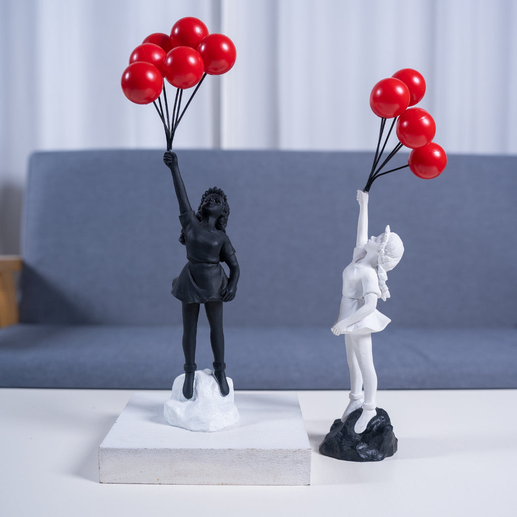 Petite fille avec un ballon Sculpture décorative en résine pour salon